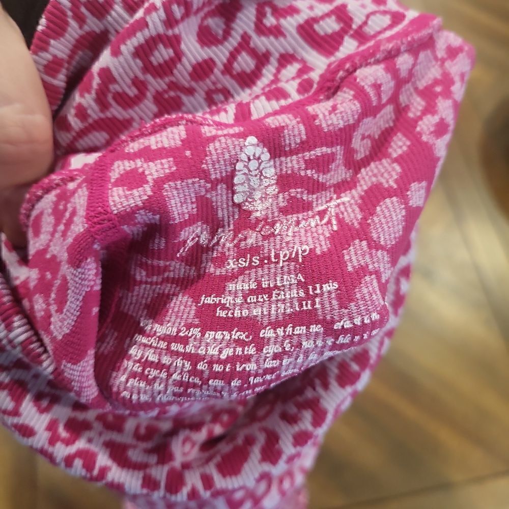 Free People Barbie Pink Leopard Leggings Ribbed XS NWOT - Picture 5 of 5